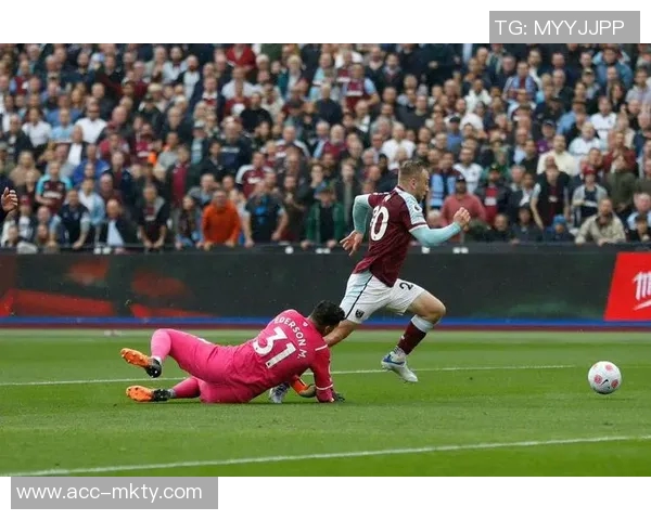 马赫雷斯晒绝杀点球庆祝图引发热议笑声连连