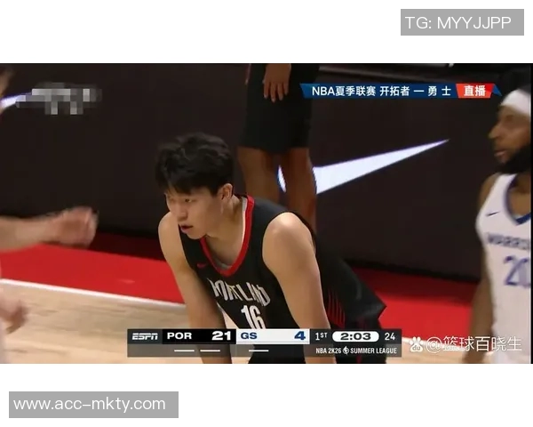 杨瀚森NBA杯赛最后时刻登场表现平平仅获1篮板未能得分 杨瀚森NBA杯赛最后时刻登场表现平平仅获1篮板未能得分