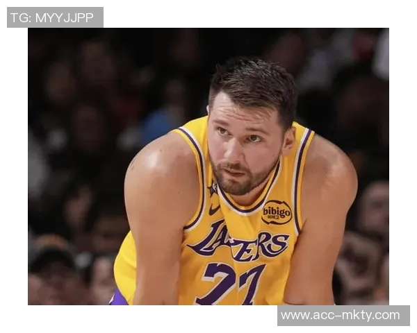 东契奇最后时刻三不沾引发争议雷迪克无奈表示我已无力挑战